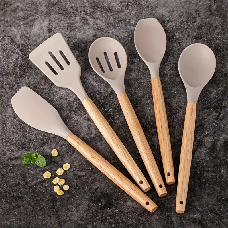 14pcs silicone utensil set with plastic holder from PriceLows™