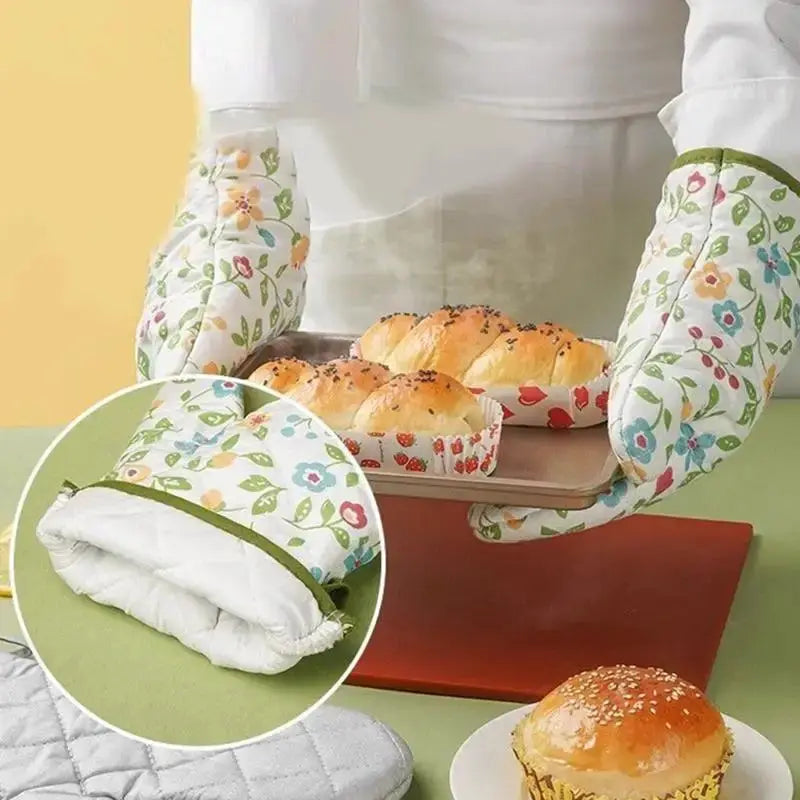 Oven Mitts | Printed Design | Heat Resistant | One Size