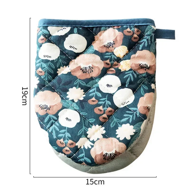 Oven Mitts | Heat Resistant | Heart Shaped Design | One Size