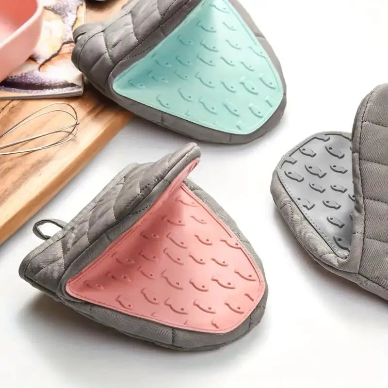 Silicone Oven Gloves | Fish Shaped | Heat Resistant | One Size