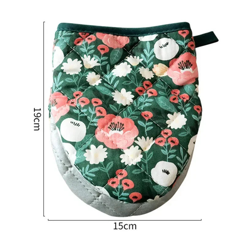 Oven Mitts | Heat Resistant | Heart Shaped Design | One Size