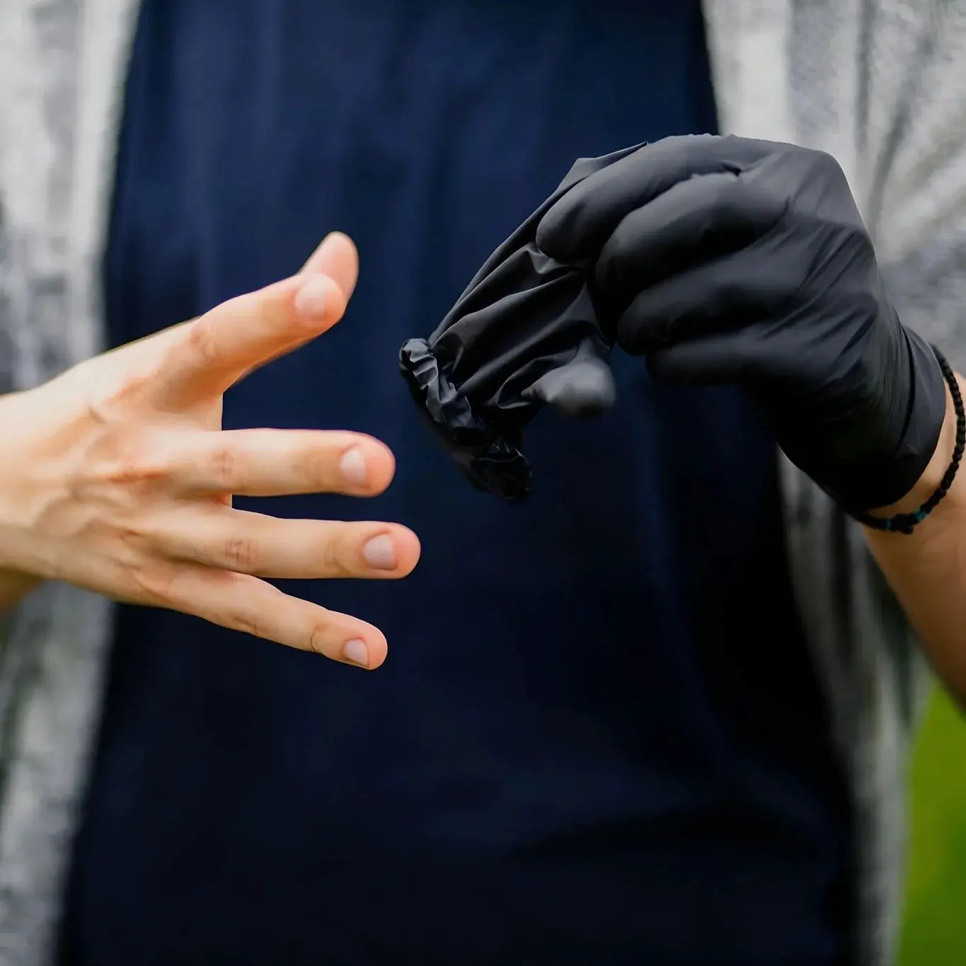 Industrial grade black disposable nitrile gloves, thickened, durable, oil resistant, stab resistant gloves, tattoo resistant, automotive repair, food processing protective gloves from PriceLows™