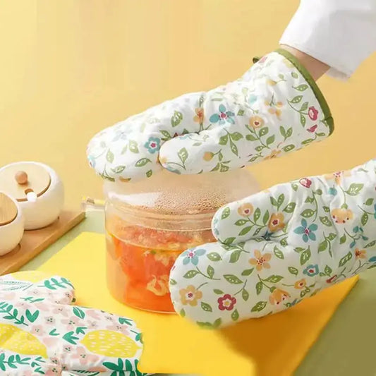 Oven Mitts | Printed Design | Heat Resistant | One Size