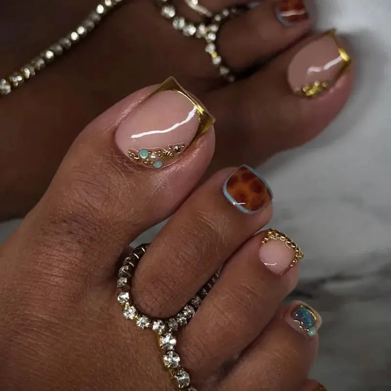Press On Toe Nails | French Tip | Rhinestone Heart | 24 Piece Set