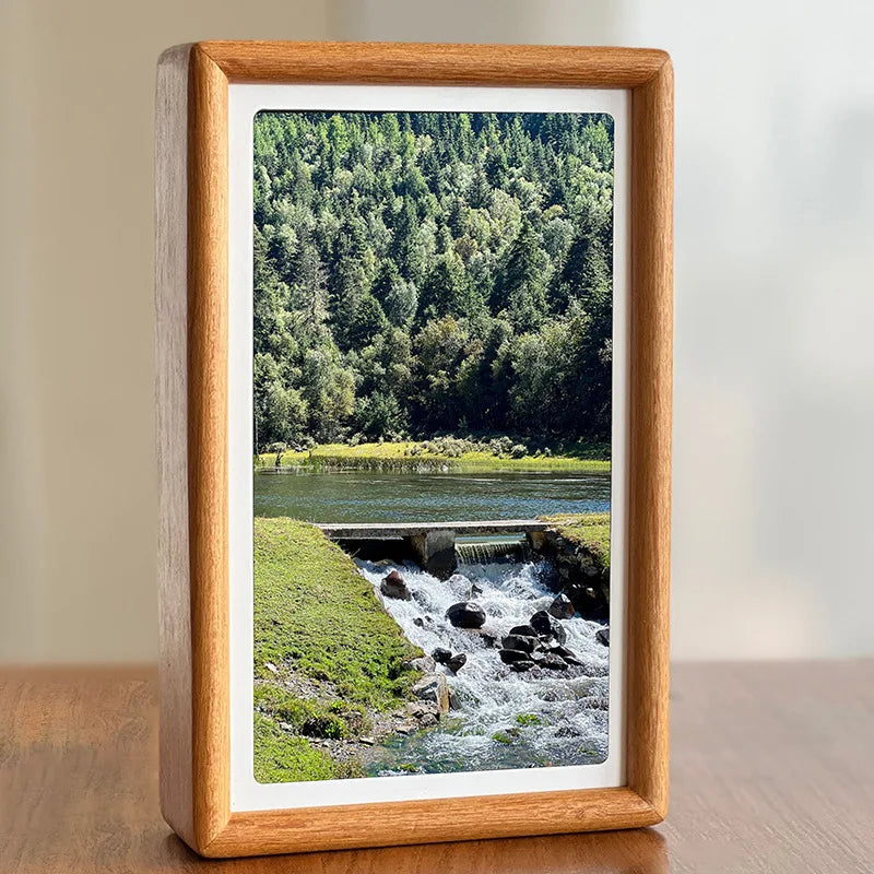 Wooden Digital Photo Frame | 8 GB Memory | 1024x768 Touch Display | WiFi