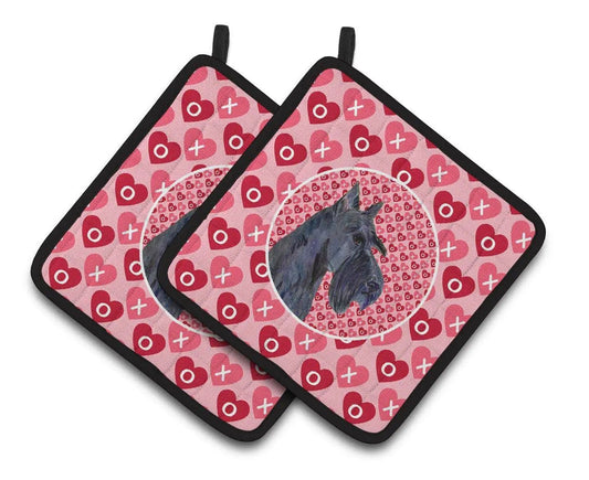 Pot Holder Set of 2 | Heat Resistant Quilted Hot Pads | 7.5 x 7.5 Inch | Scottish Terrier Hearts Love Valentine's Day Portrait