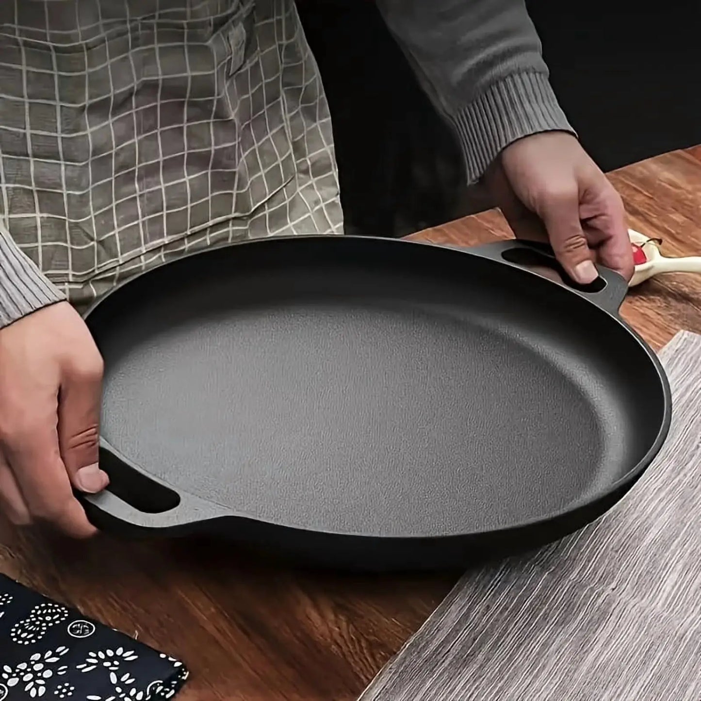 Cast Iron Skillet | Non-Stick Surface | All Stove Compatible | One Size