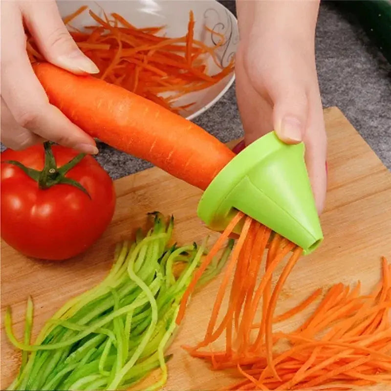 Rotating Vegetable Shredder | Stainless Steel | Spiral Grater | 6.5 X 5.5 Cm