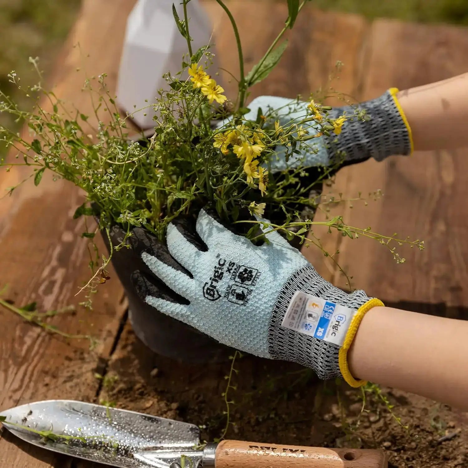 Cool Thin Touch Gardening Gloves for Women, Outdoor Work Yard Tools from PriceLows™