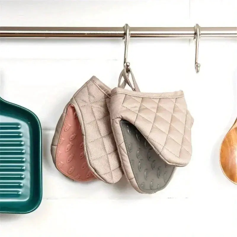 Oven Mitts | Silicone | Heat Resistant | One Size Fits Most