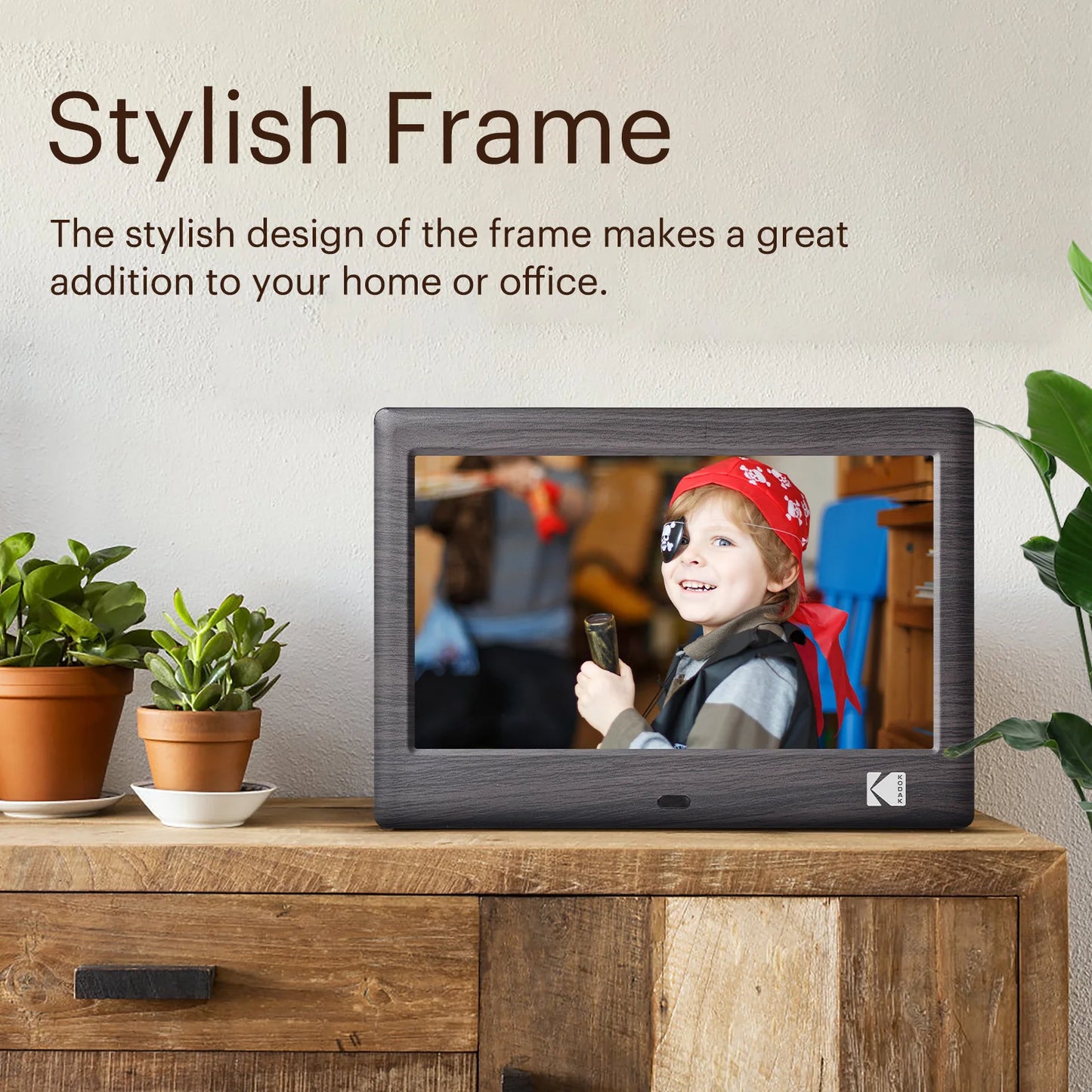 Digital Photo Frame | 7-Inch Display | 1024x600 HD | Remote Control Included