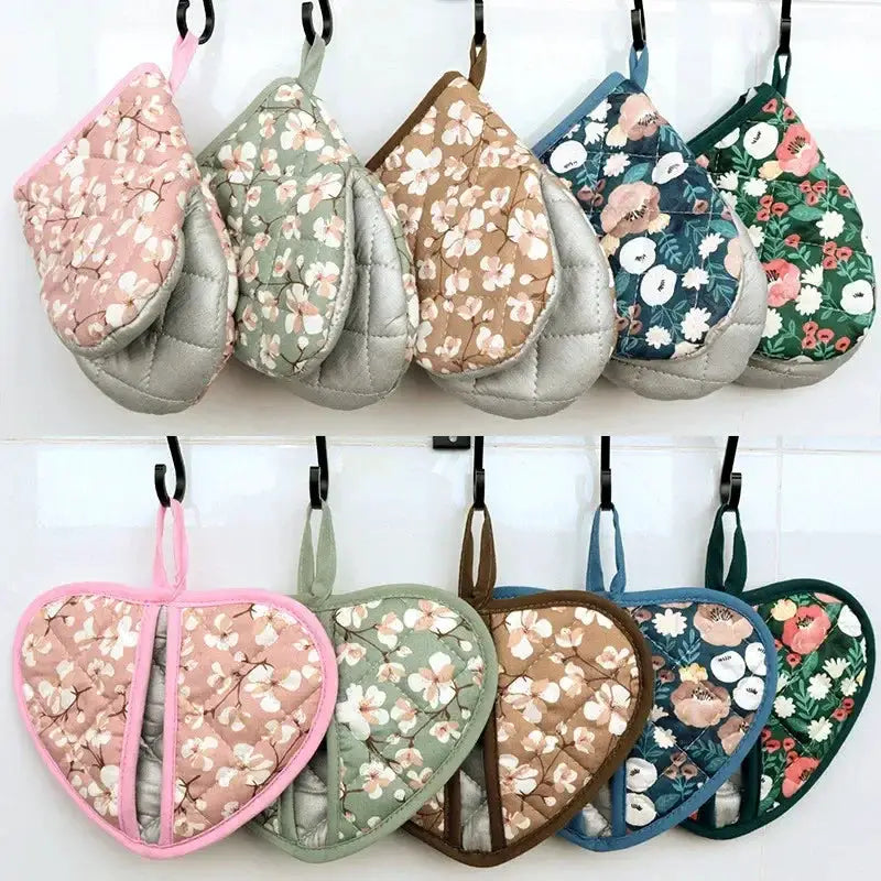 Oven Mitts | Heat Resistant | Heart Shaped Design | One Size