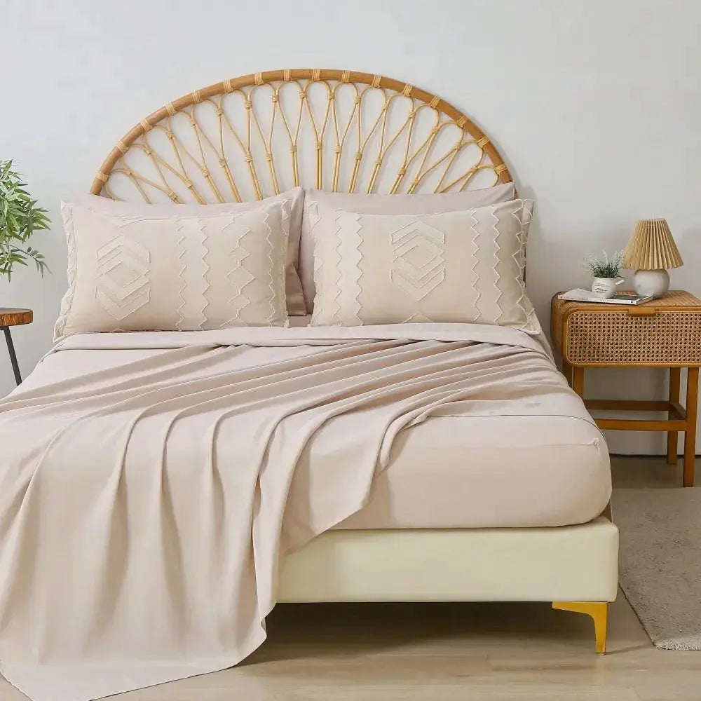 Cozy Cut Flower Comforter Sets Queen Soft Microfiber, Lightweight, Breathable Twin Full Queen King Summer Bedding Set, And Bed I from PriceLows™