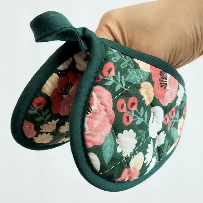 Oven Mitts | Heat Resistant | Heart Shaped Design | One Size