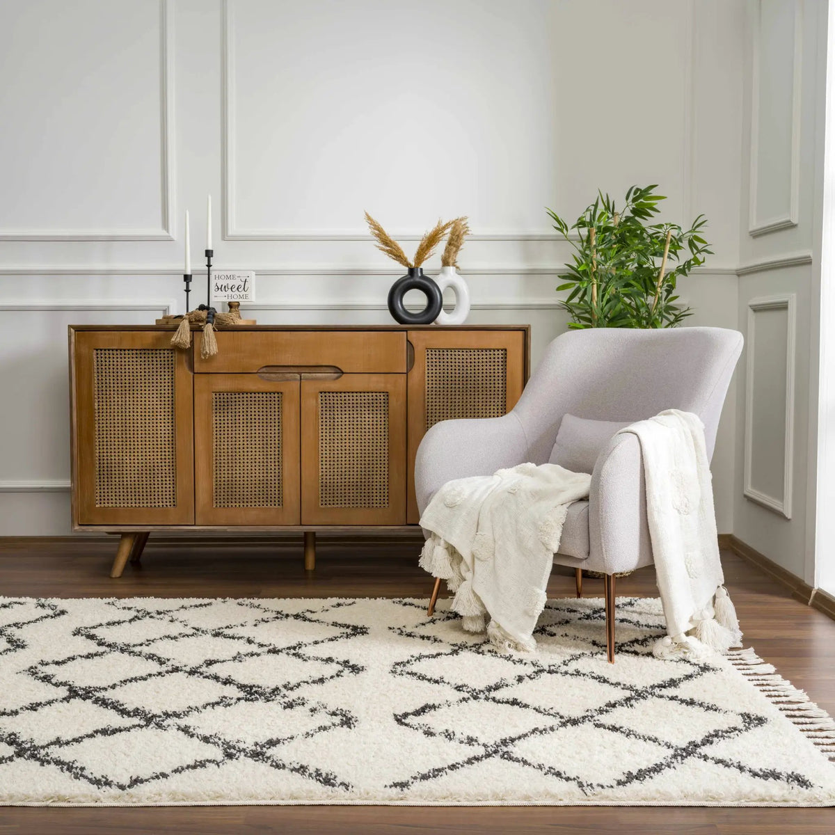 Wallagrass Beige/Black Trellis Tassel Shag from PriceLows™