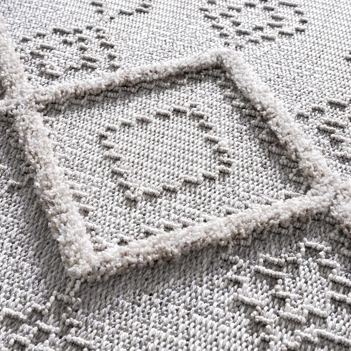 Amaga Area Rug from PriceLows™
