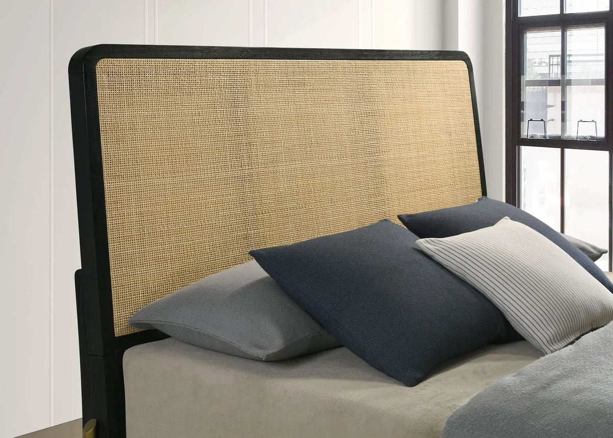 Arini Rattan Queen Panel Bed Black and | 65.25 x 91 x 56.25 in | Rattan & Metal | Natural