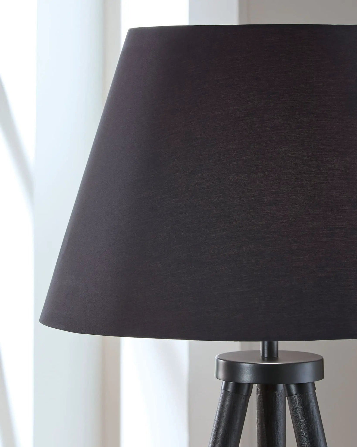 Orhan Wood Floor Lamp | 28.5 x 27.25 x 73 in | Fabric & Metal | Black