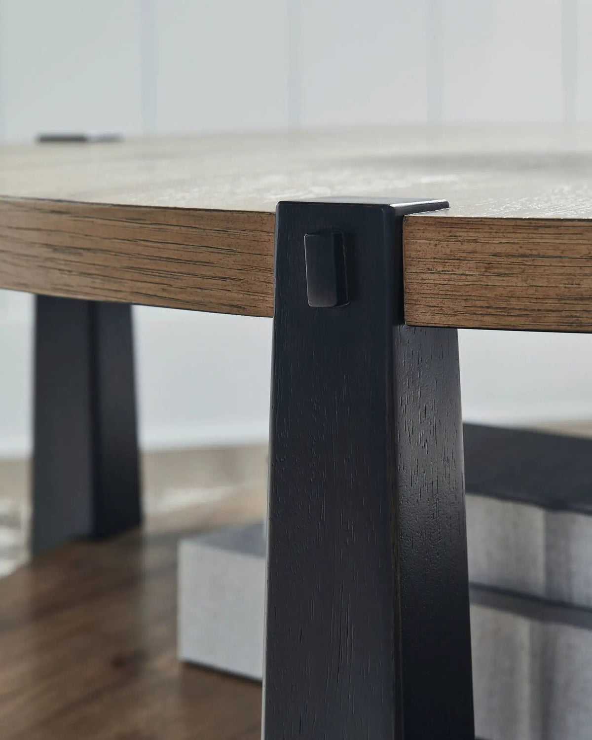 Ridgester Round End Table | Hickory Veneer | Natural Wood-Tone Finish | 22.5 Inch Diameter