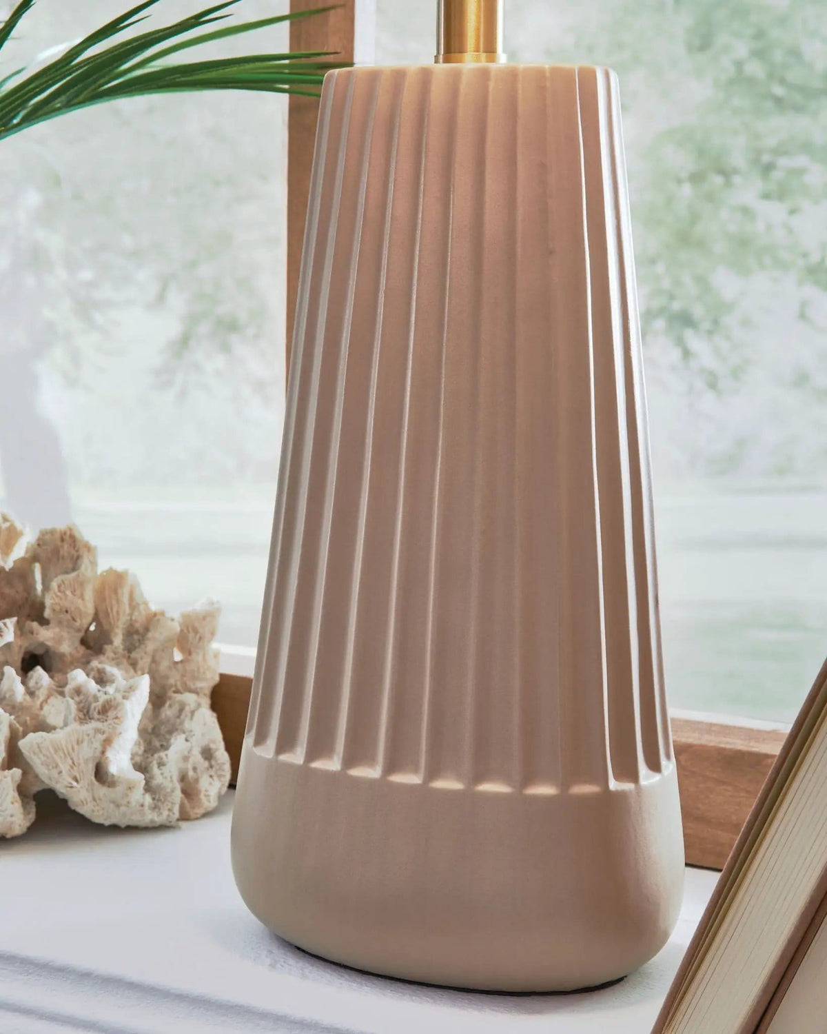 Dellner Ceramic Table Lamp | 15.25 x 15.25 x 25.25 in | Fabric & Ceramic | Mocha