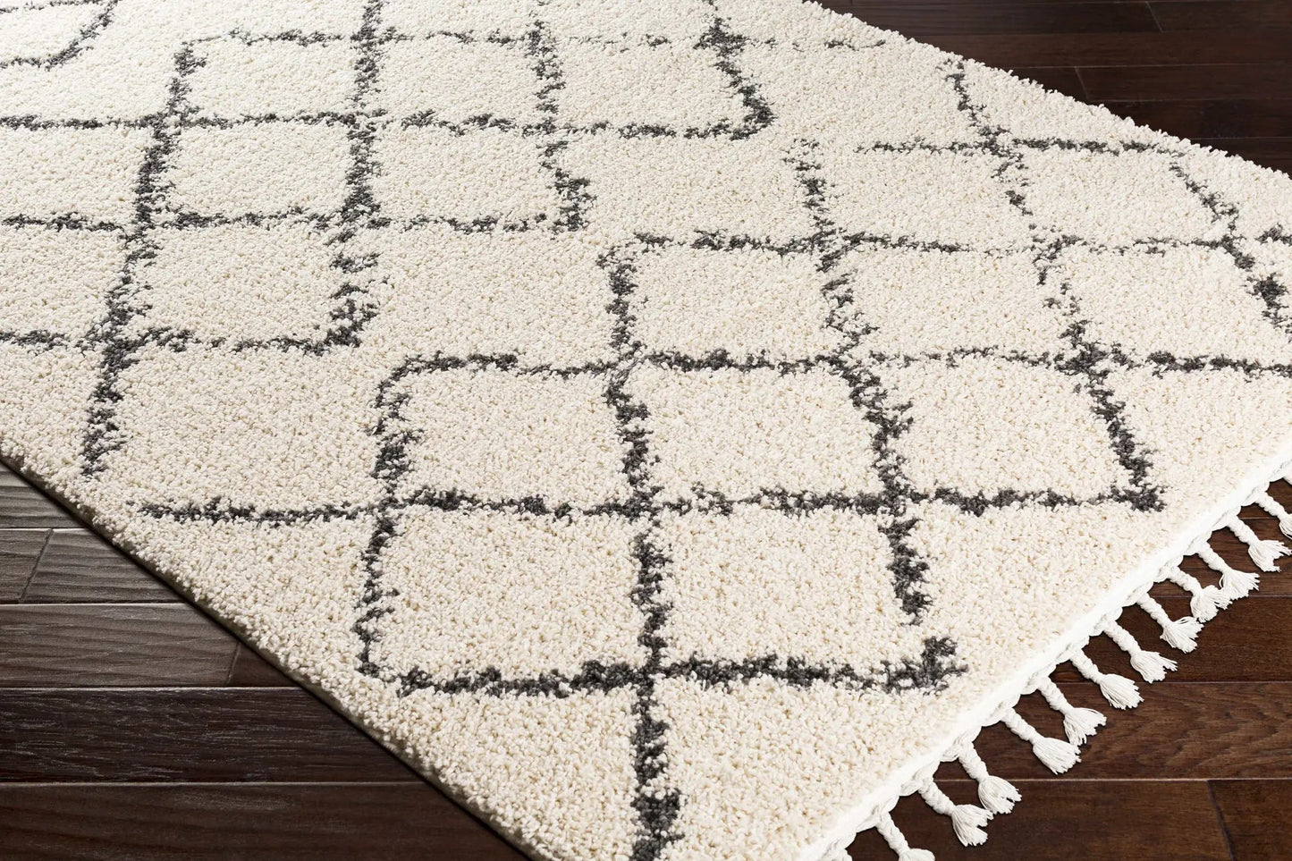 Wallagrass Beige/Black Trellis Tassel Shag from PriceLows™