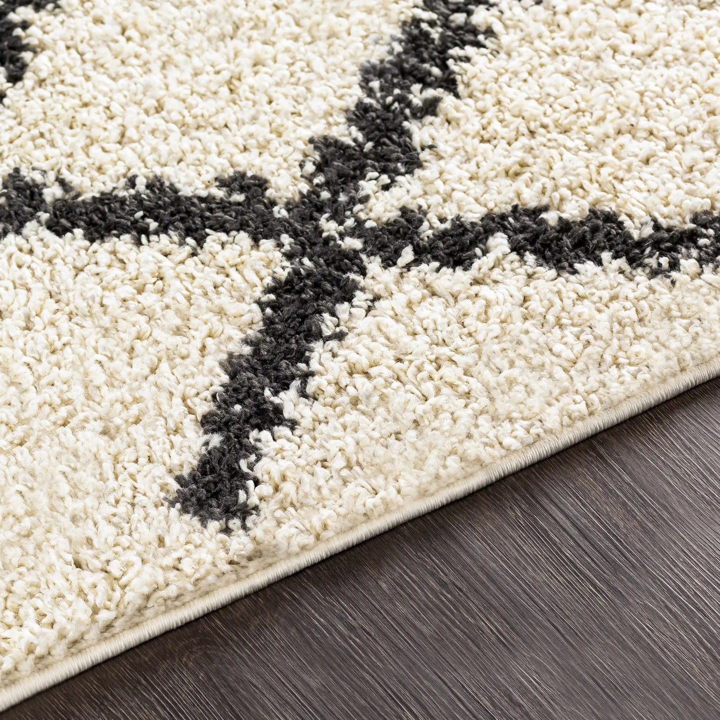 Wallagrass Beige/Black Trellis Tassel Shag from PriceLows™