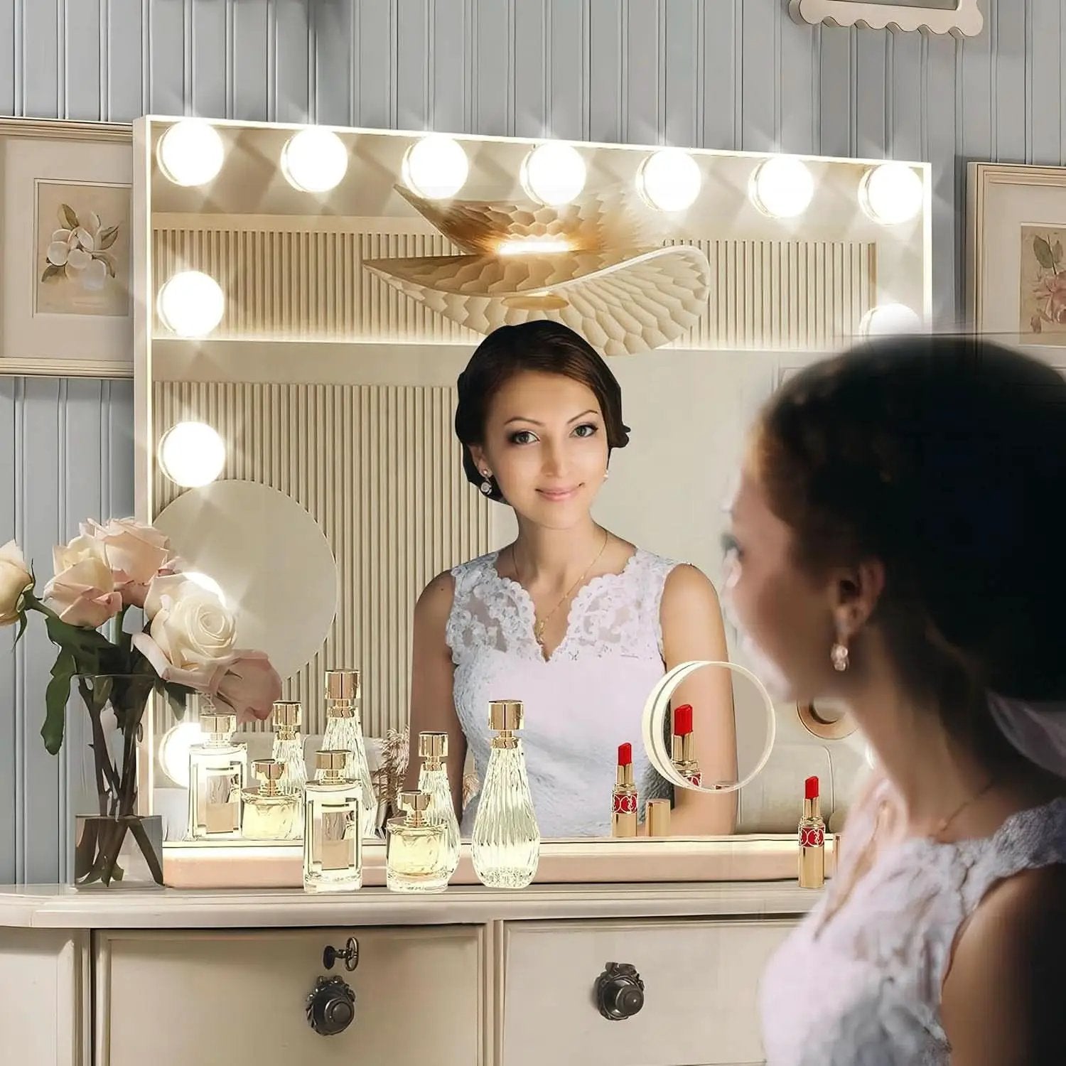 Hollywood Vanity Mirror With Lights 23x18 Aluminum USB Port from PriceLows™