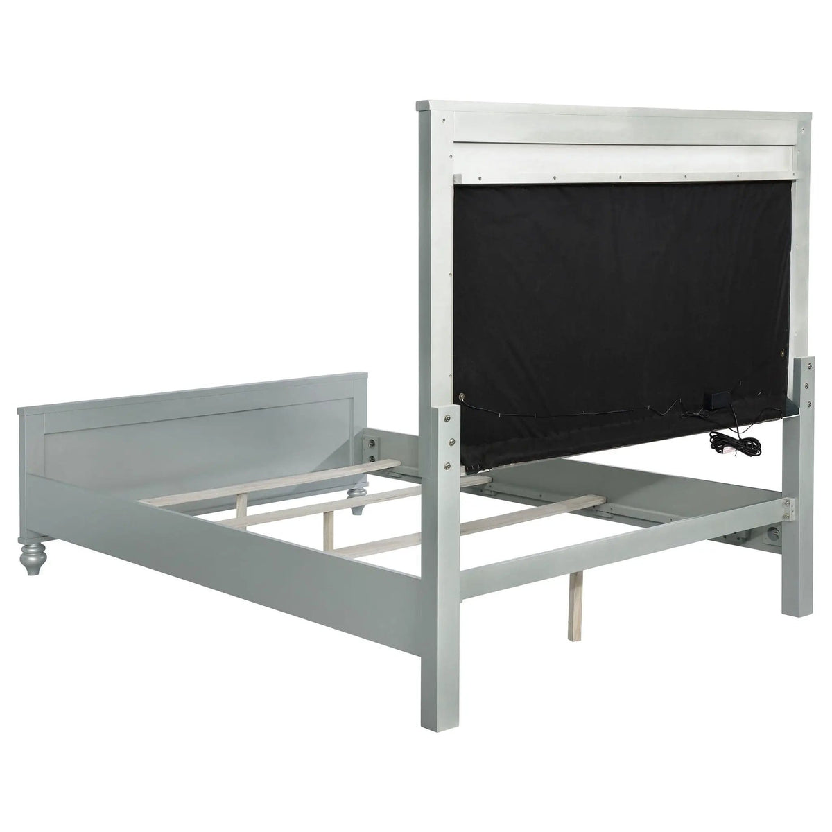 Gunnison 4-piece Queen Bedroom Set Silver Metallic | 4-Piece Set | Crystal | Bedroom