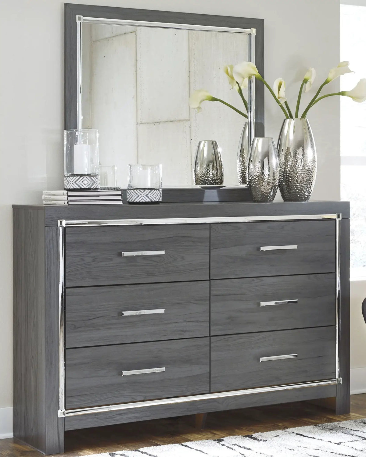 Lodanna Panel Bedroom Set | 4-Piece | Modern Wood-Grain Finish | Faceted Chrome Details