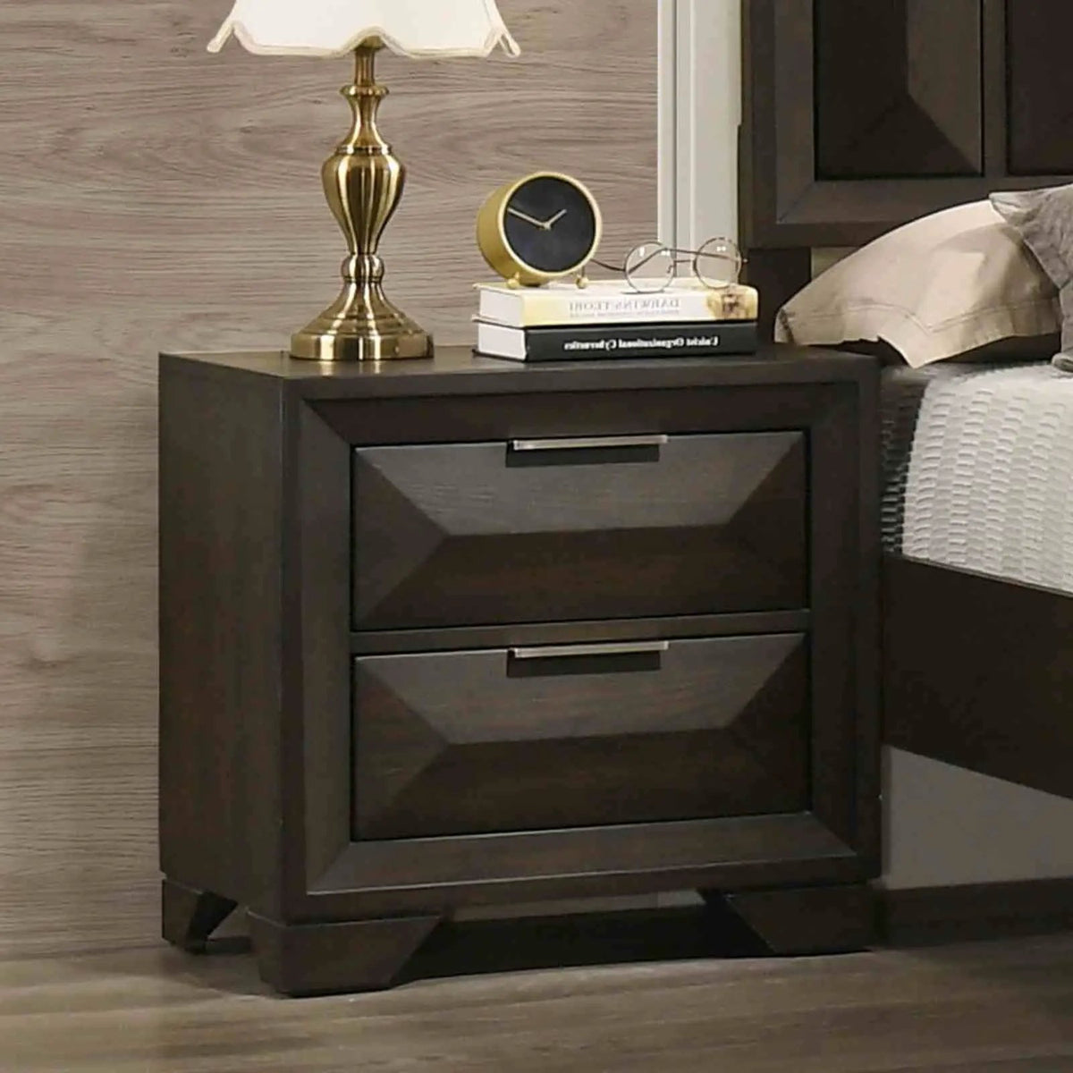 3-Piece Bedroom Set | Faceted Panel Bed | 2 Nightstands | Transitional Style