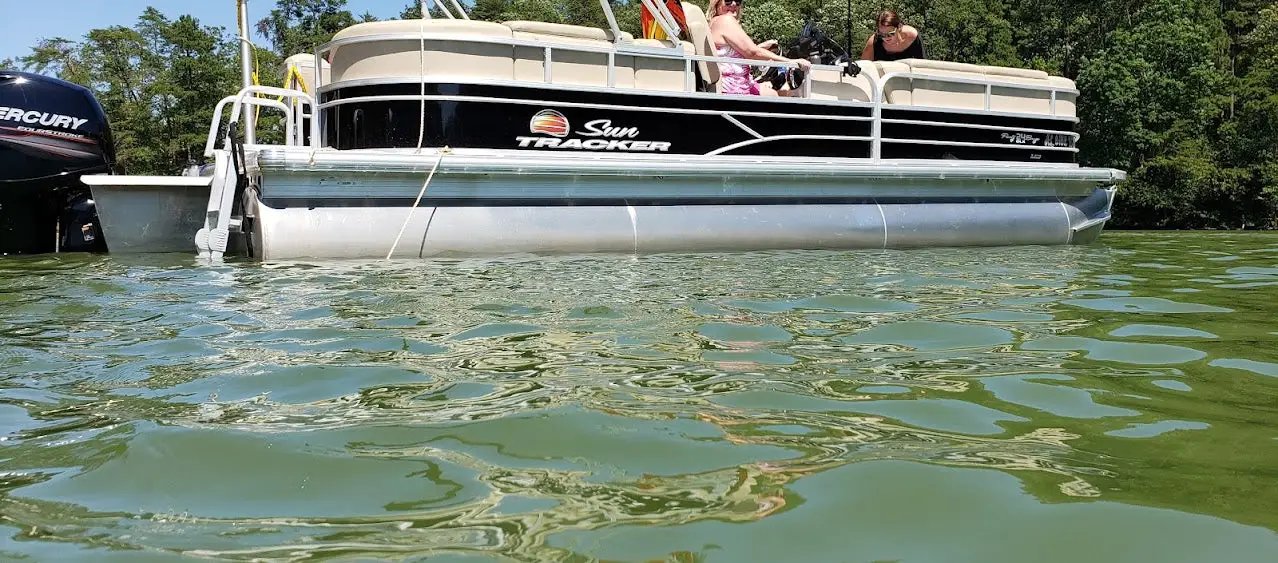 Toonshine Ready to Use Pontoon Cleaner from PriceLows™