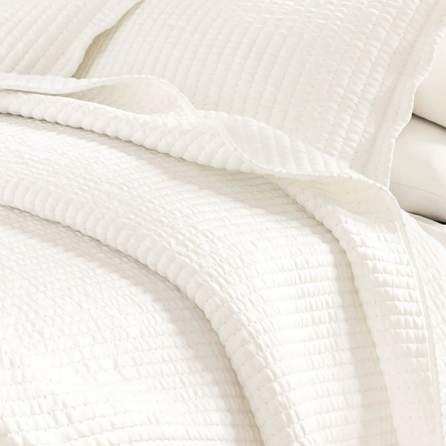 Solid Quilt - Alicia Collection from PriceLows™