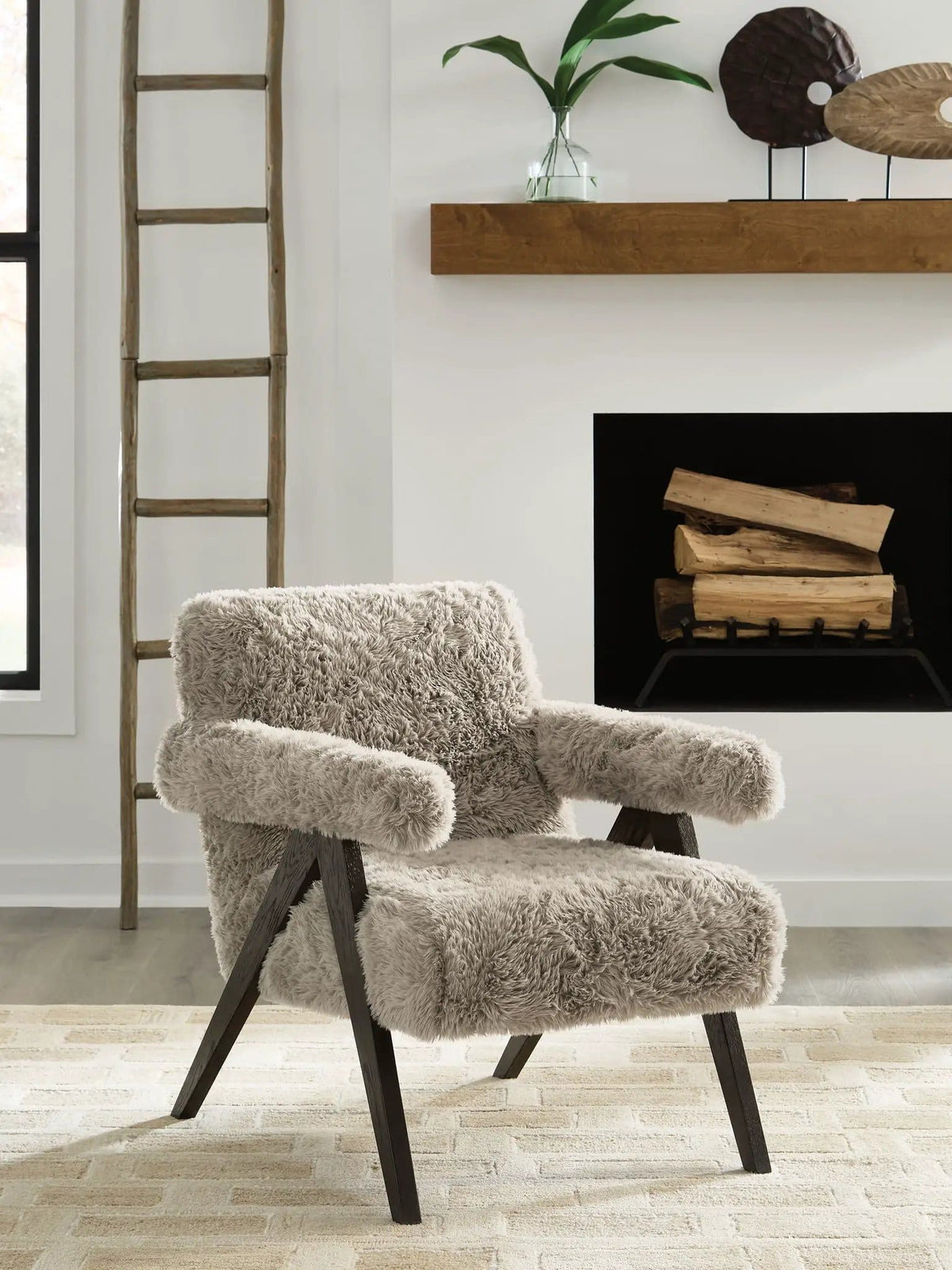 Goda Accent Chair | 2 Pieces | Solid Wood & Faux Leather | Living Room