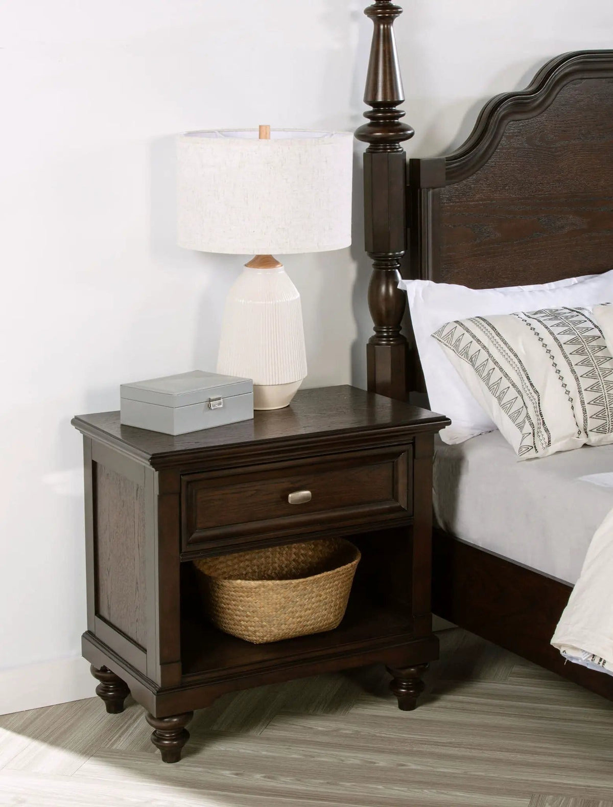 Andover 1-drawer Nightstand Bedside Table Dark | 28 x 17.25 x 26.75 in | Wood | Oak