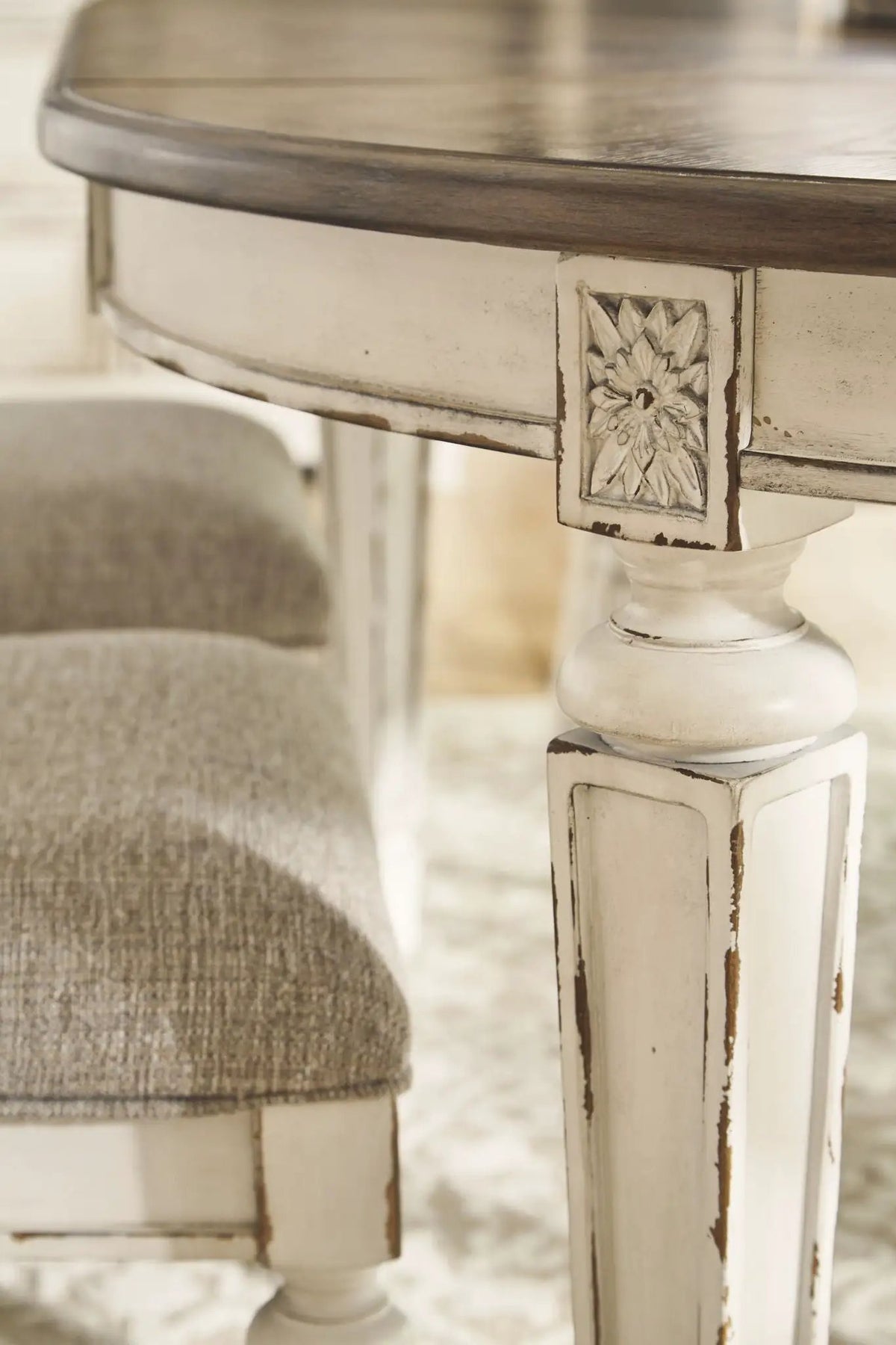 Realyn Oval Dining Table Set | 5-Piece | Traditional Cottage Design | Antiqued Two-Tone Finish