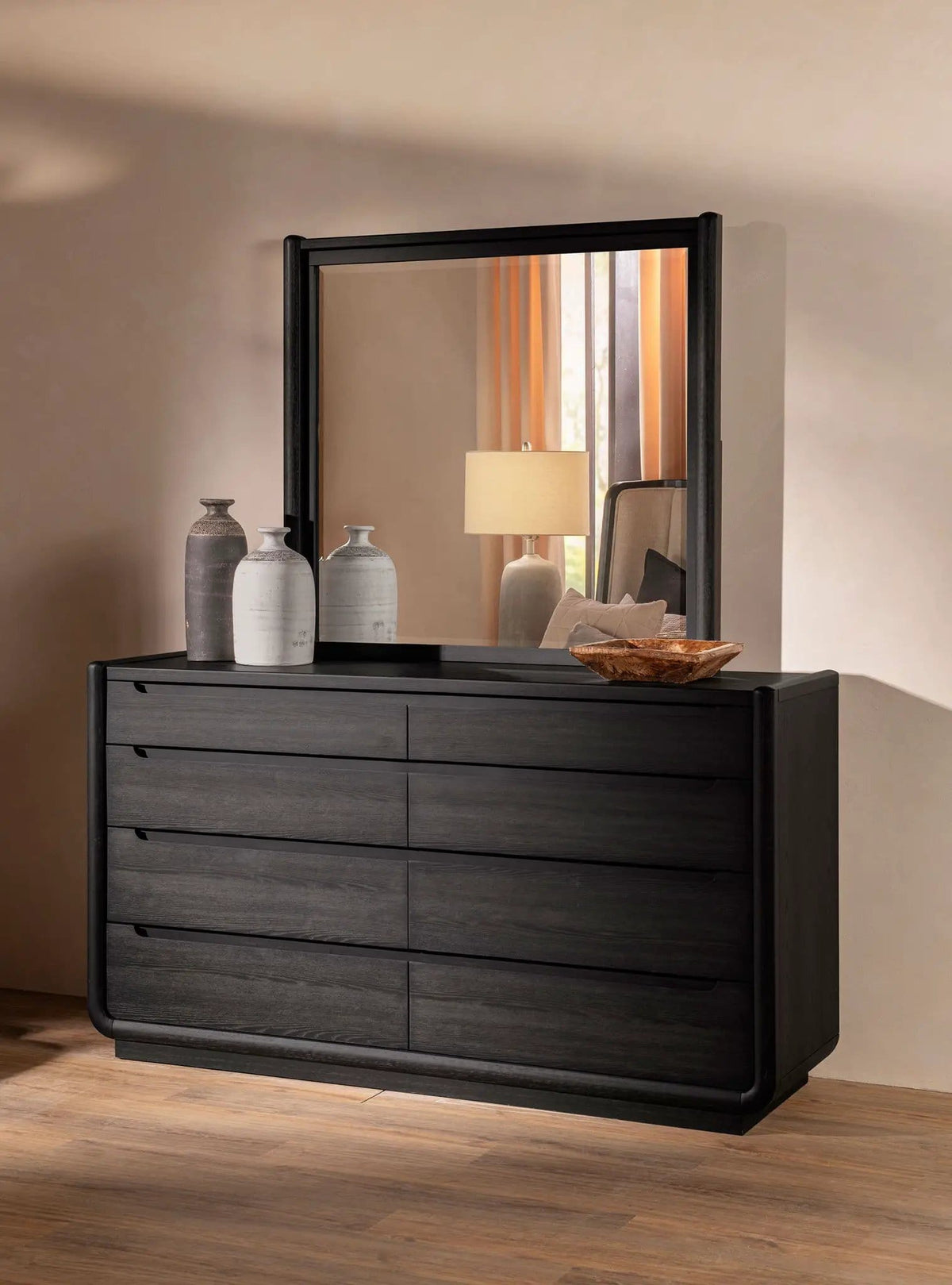 Leandro 8-drawer Bedroom Dresser with Mirror Burnished | 66.25 x 19 x 77.5 in | 8-Drawer | Black