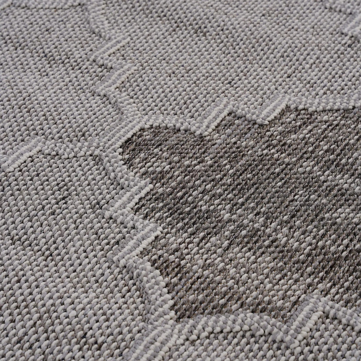 Guros Trellis Indoor Outdoor Rug | 74 x 48 Inch | Stain Resistant | Non-Shedding