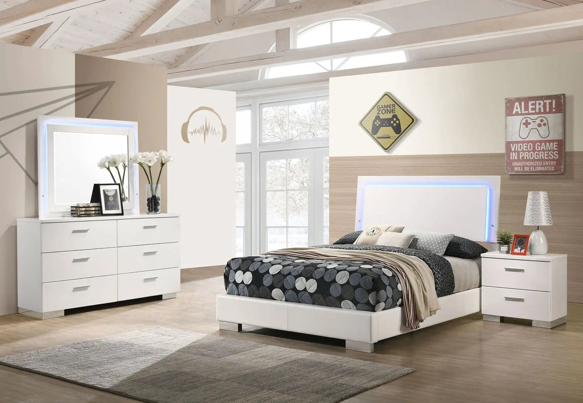 Felicity 4-piece Full Bedroom Set White High Gloss | 4-Piece Set | Faux Leather | Bedroom