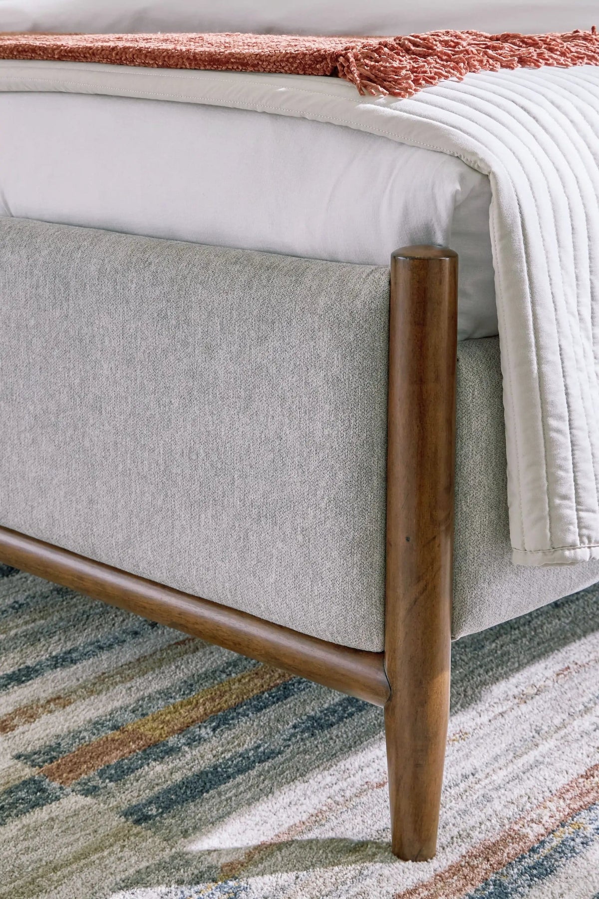 Lyncott Upholstered Bed | 3 Pieces | Bedroom Furniture | Bedroom