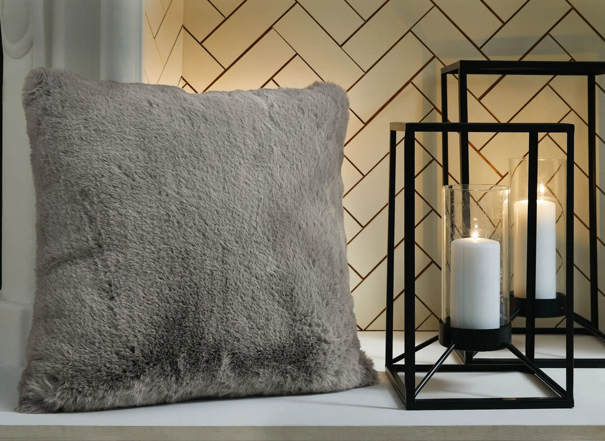 Gariland Faux Fur Throw Pillow | Faux Rabbit Fur | 20 x 20 Inch | Plush Feel