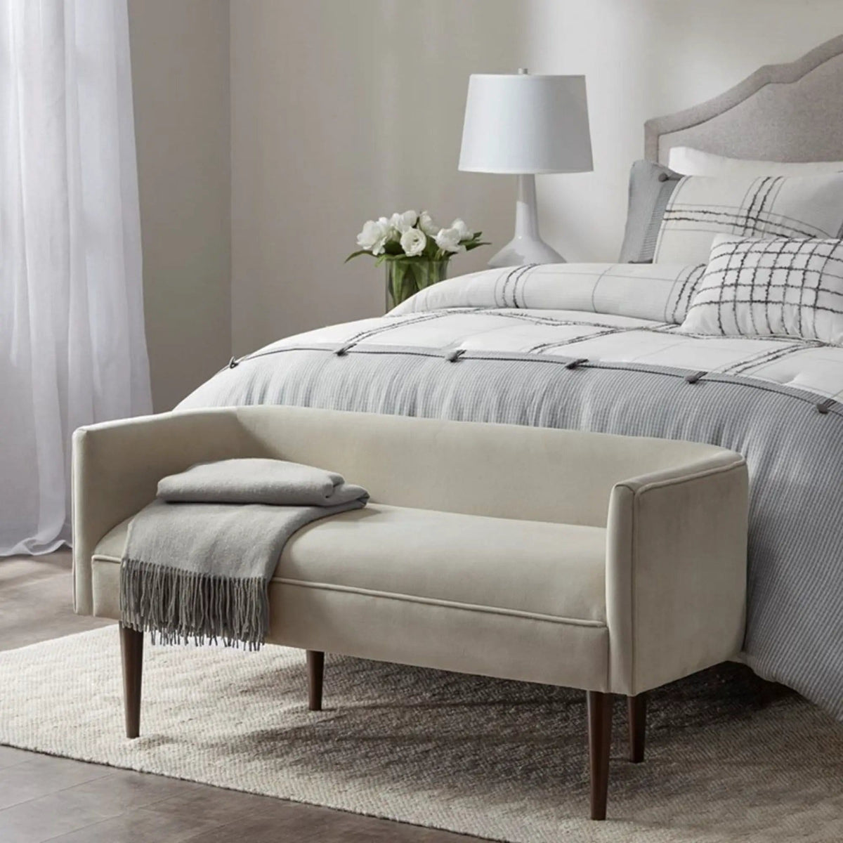 Farrah Accent Bench With Low Back & Sides | 19.5 x 49 x 23.75 in | Solid Wood & Velvet | Cream