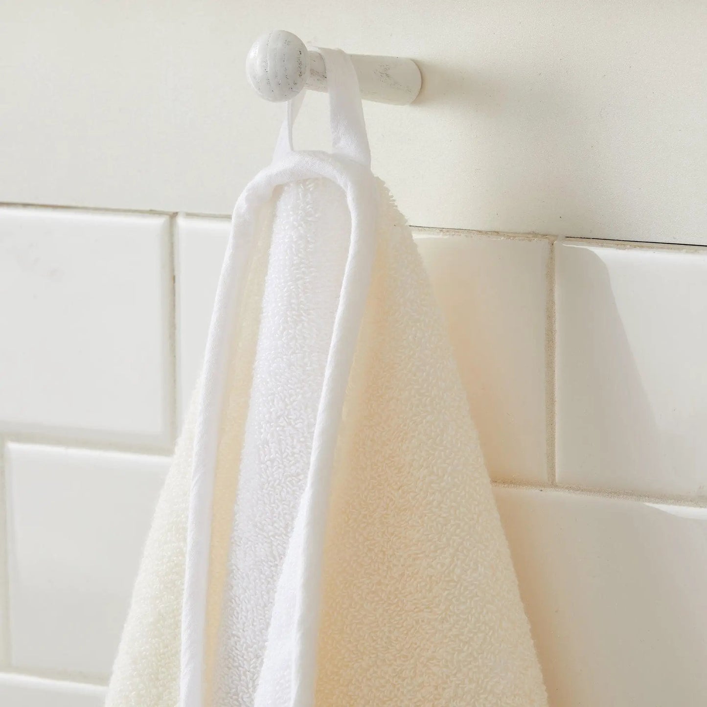4 Pack Two-Toned Hand Towel - Vanessa Collection from PriceLows™
