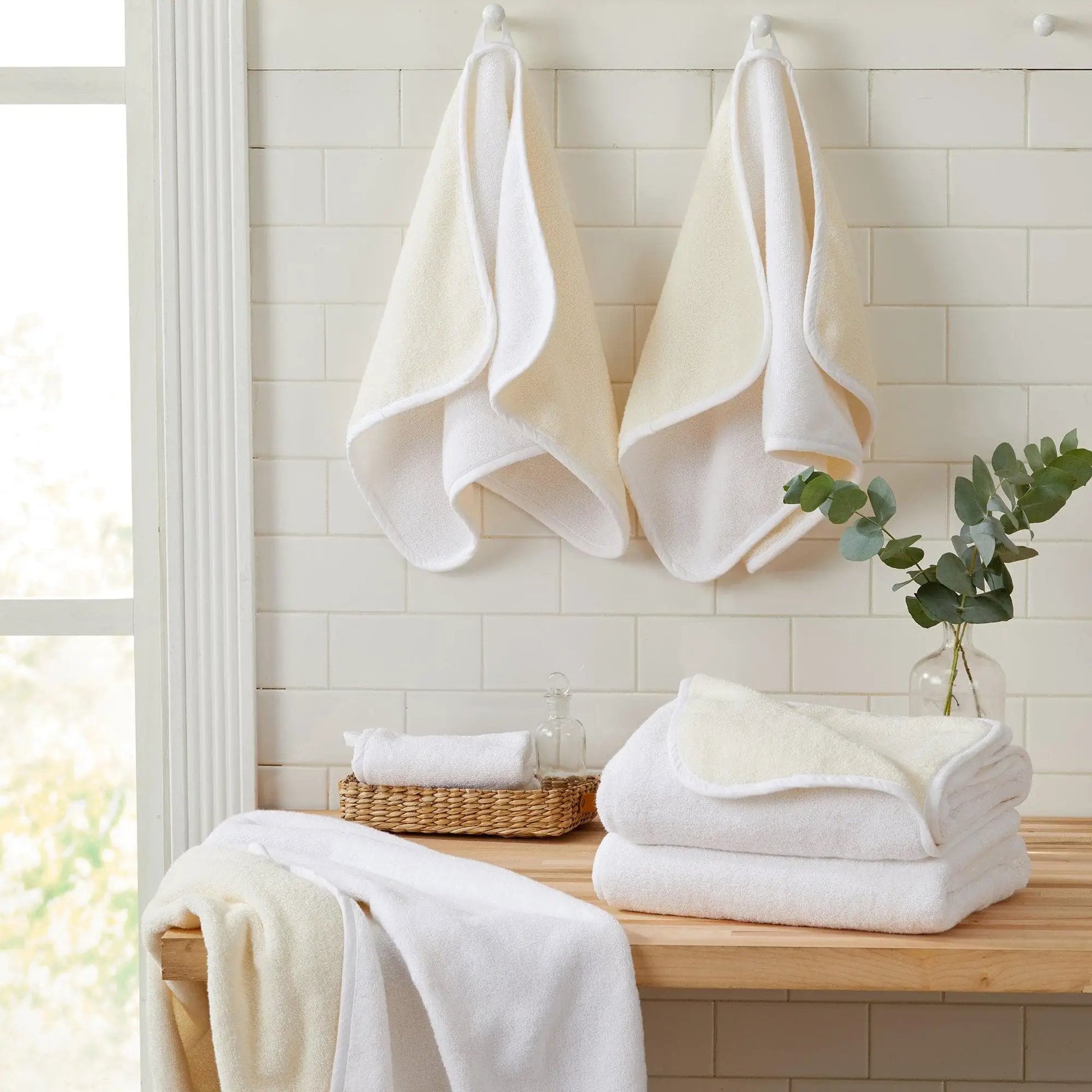 4 Pack Two-Toned Hand Towel - Vanessa Collection from PriceLows™