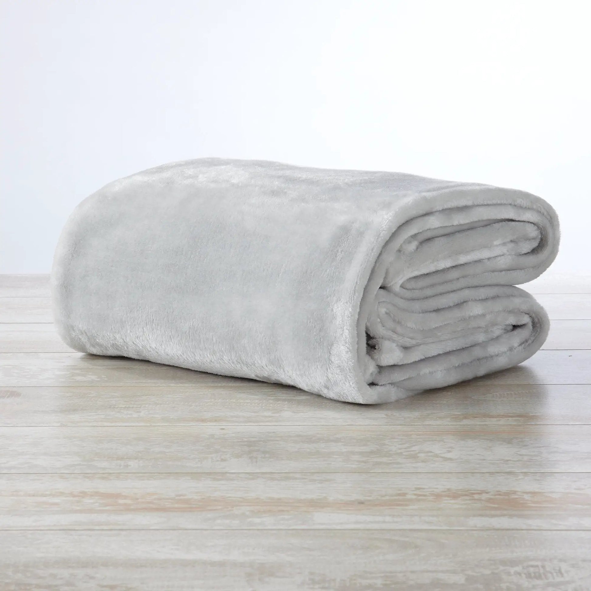Velvet Plush Blanket - Avianna Collection from PriceLows™