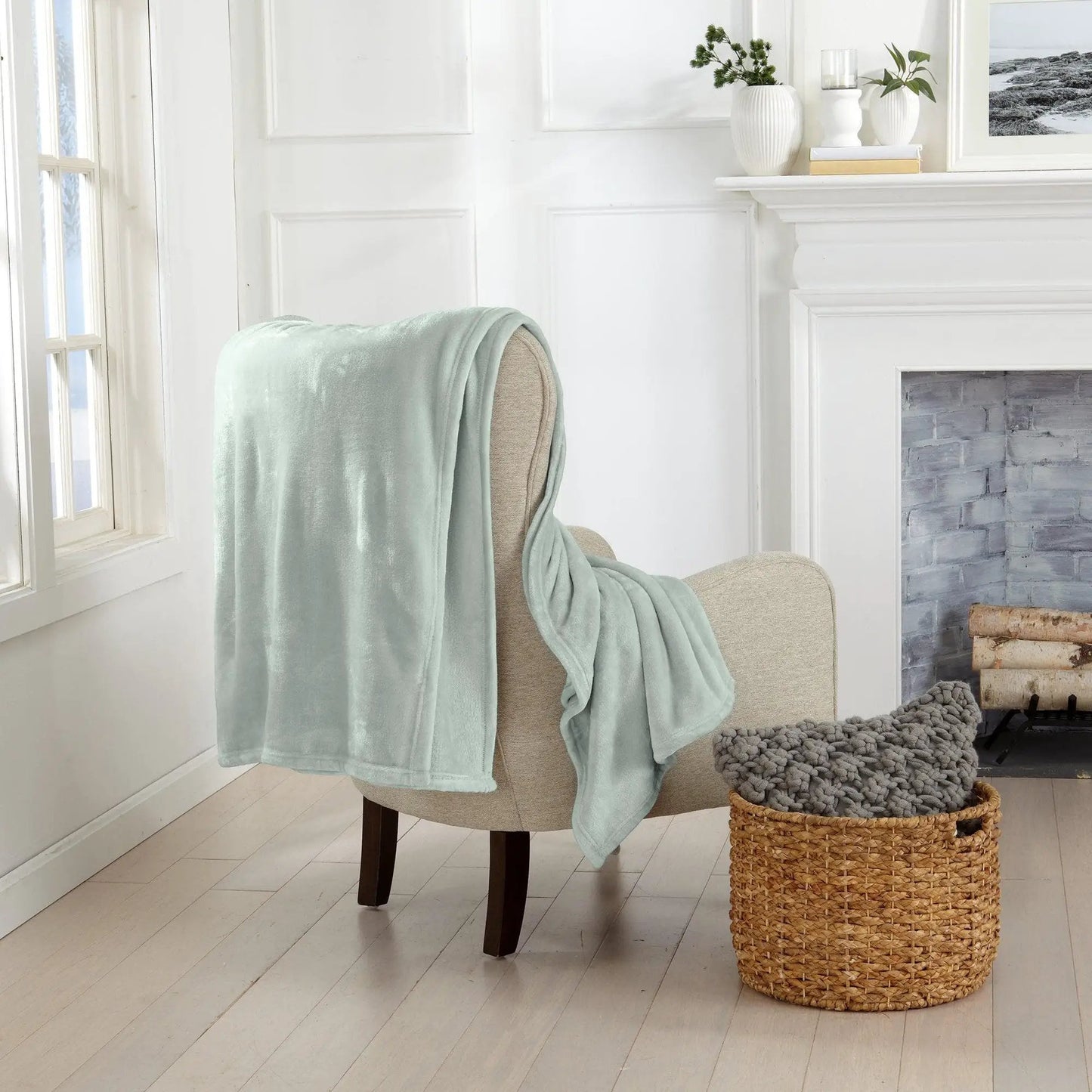 Velvet Plush Blanket - Avianna Collection from PriceLows™