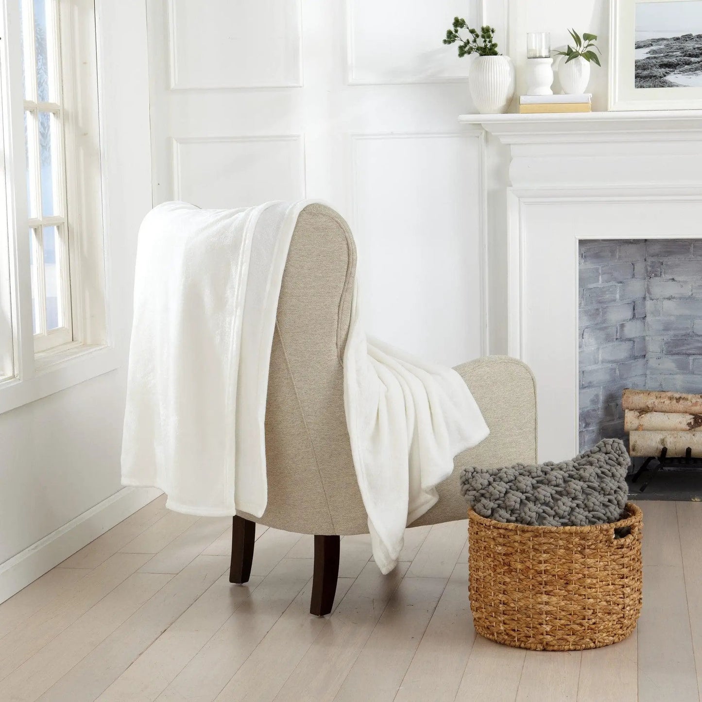 Velvet Plush Blanket - Avianna Collection from PriceLows™
