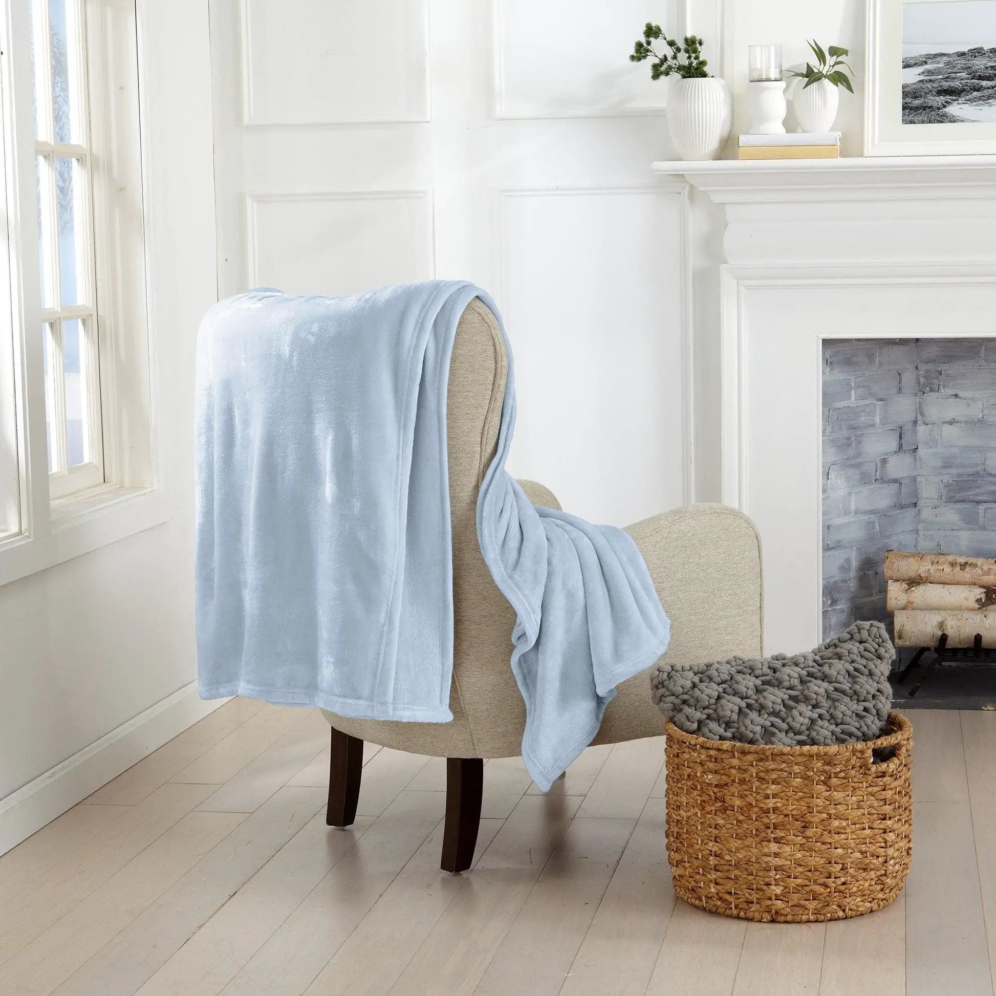 Velvet Plush Blanket - Avianna Collection from PriceLows™