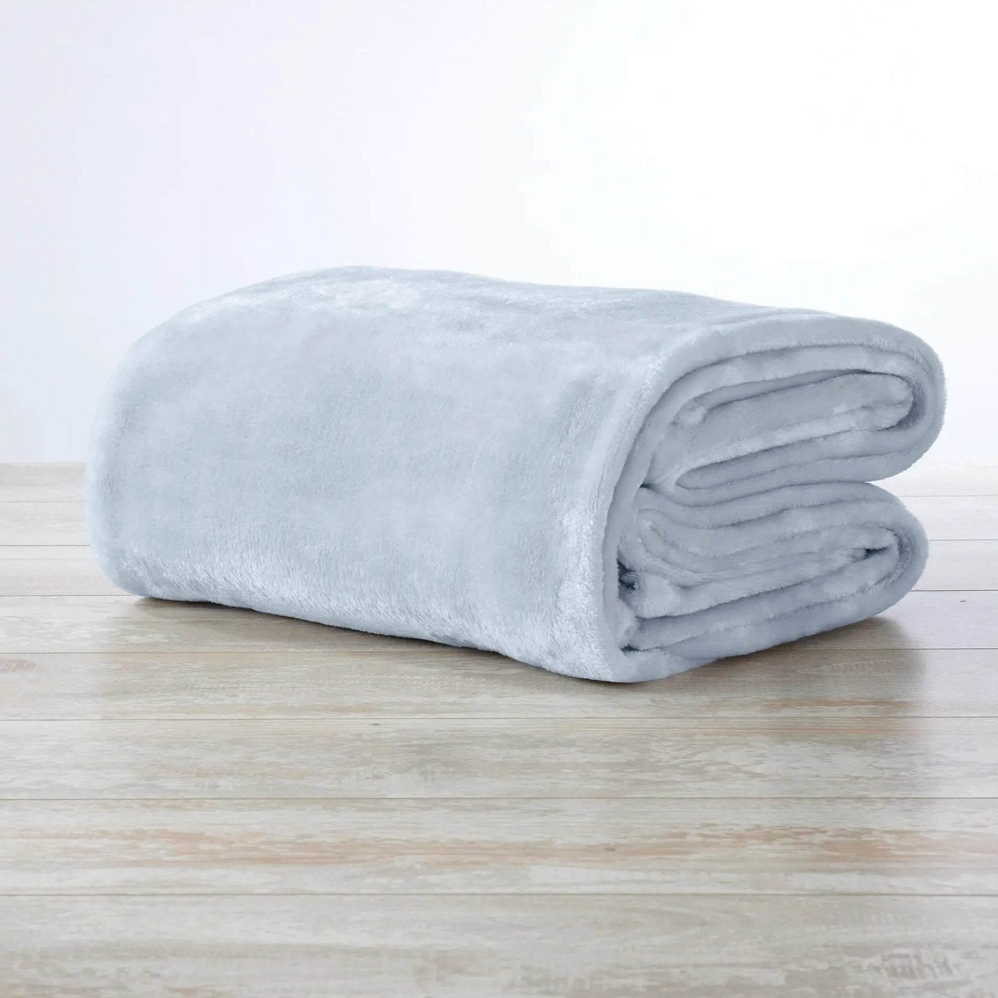 Velvet Plush Blanket - Avianna Collection from PriceLows™