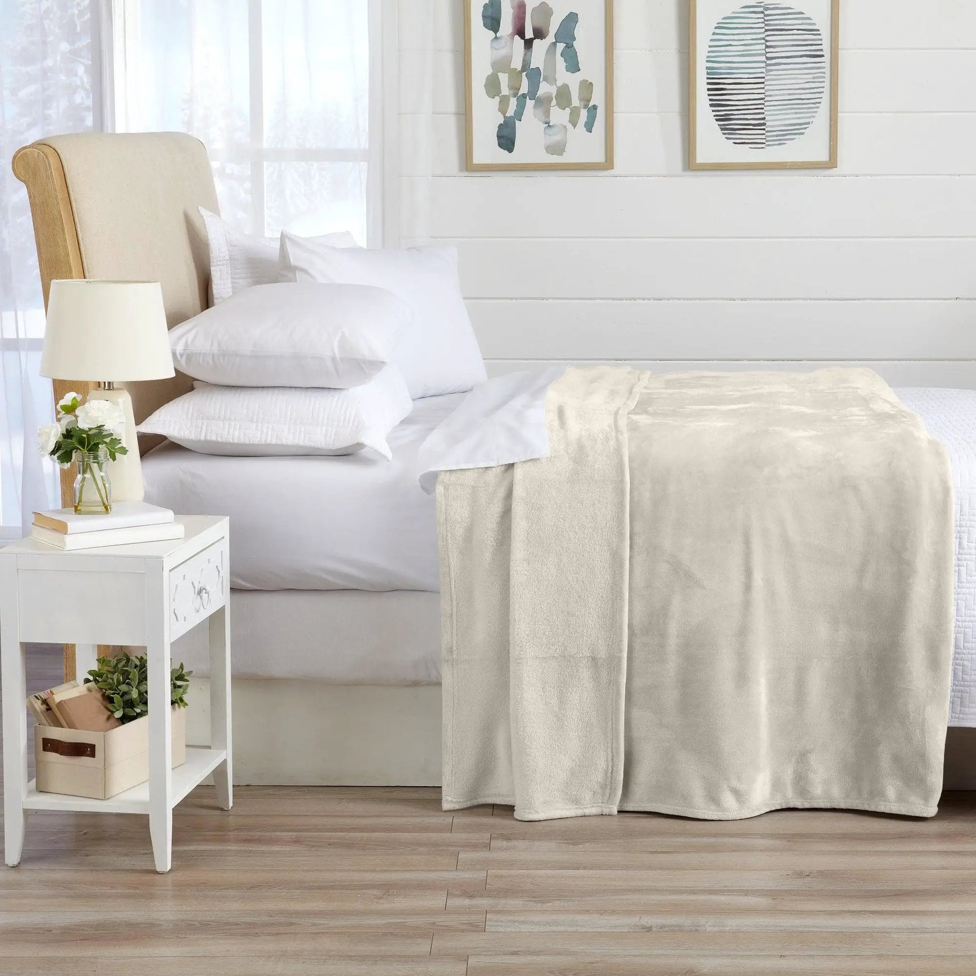 Velvet Plush Blanket - Avianna Collection from PriceLows™
