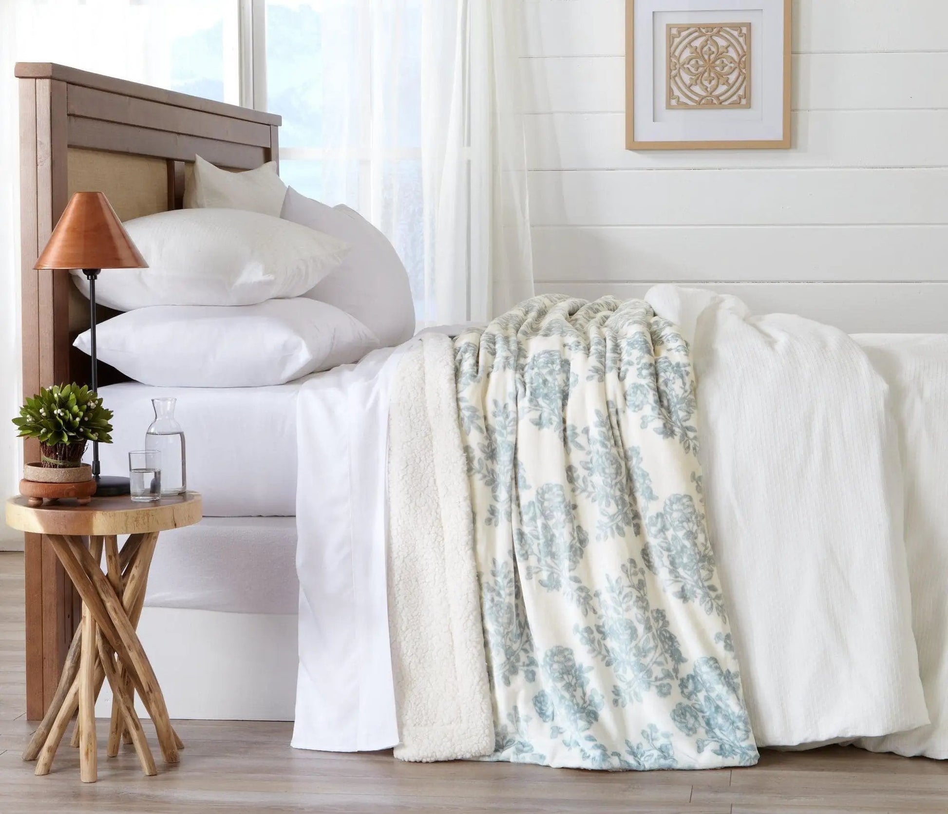 Velvet Plush Sherpa Luxury Bed Blanket - Cielo Collection from PriceLows™